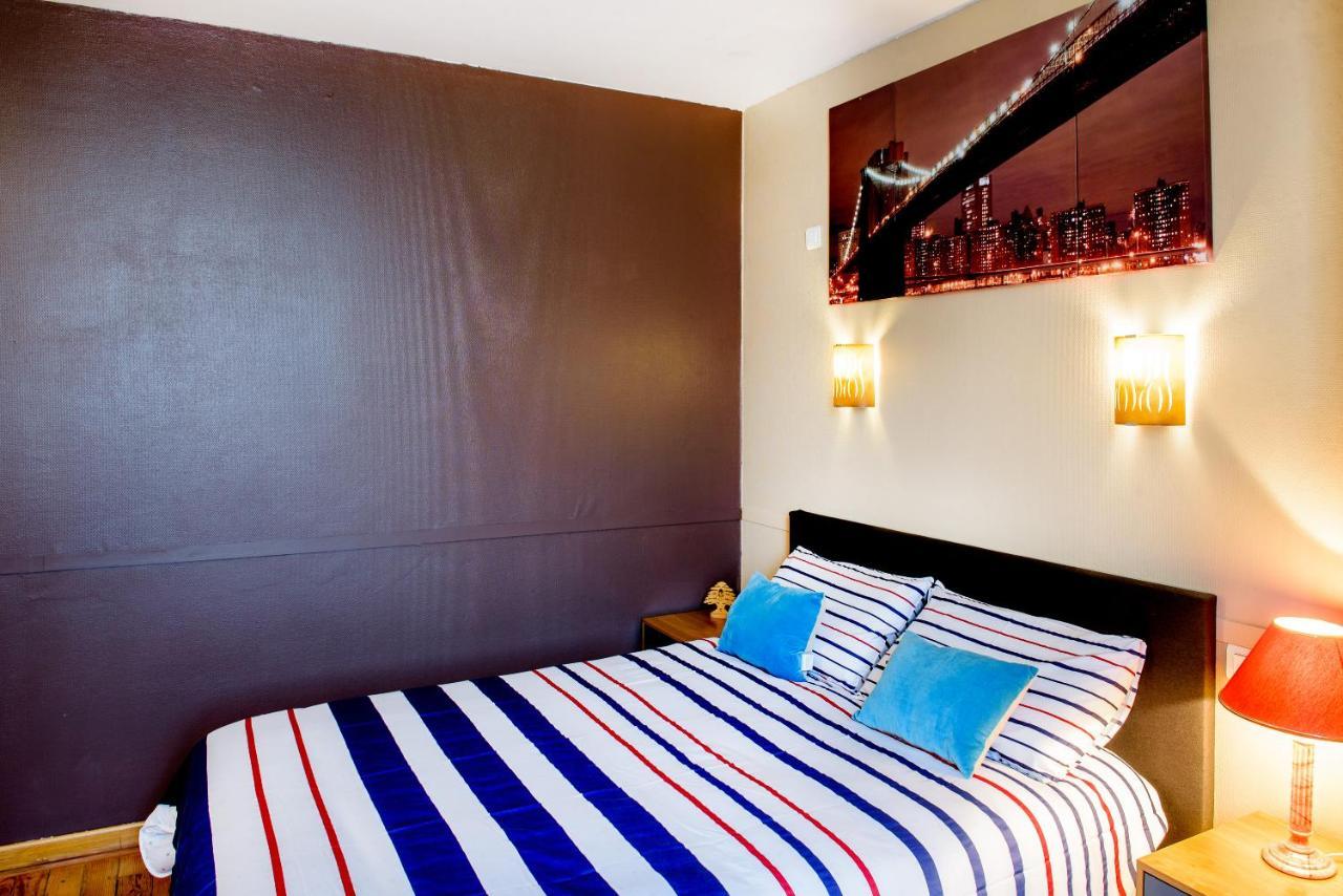 Hotel La Sainte Famille Lourdes Exterior foto